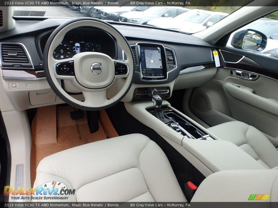 2019 Volvo XC90 T6 AWD Momentum Magic Blue Metallic / Blonde Photo #10