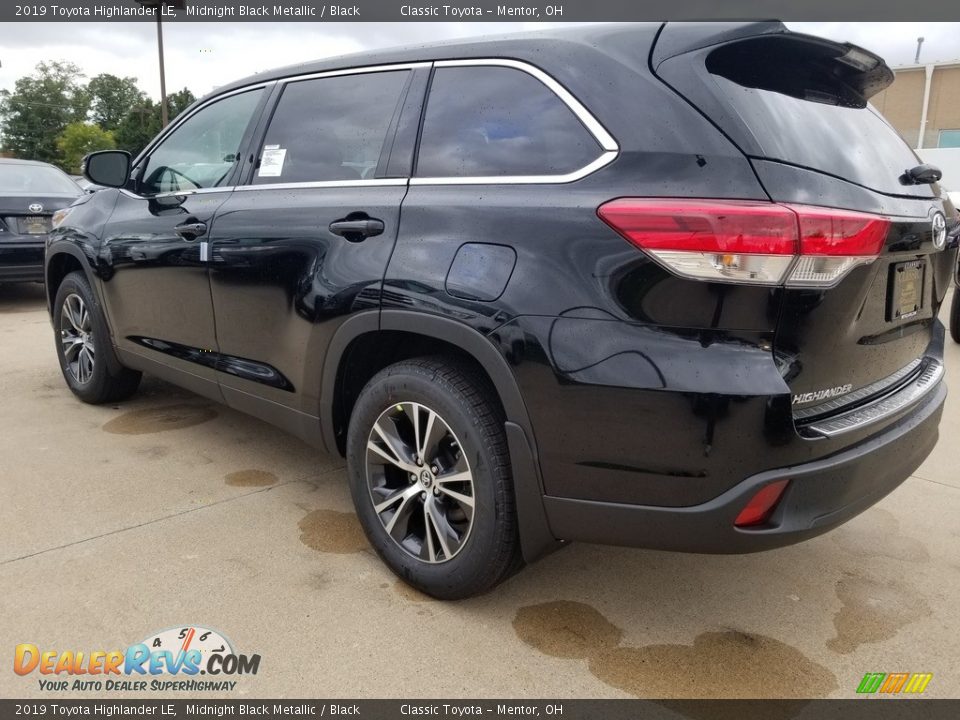 2019 Toyota Highlander LE Midnight Black Metallic / Black Photo #2