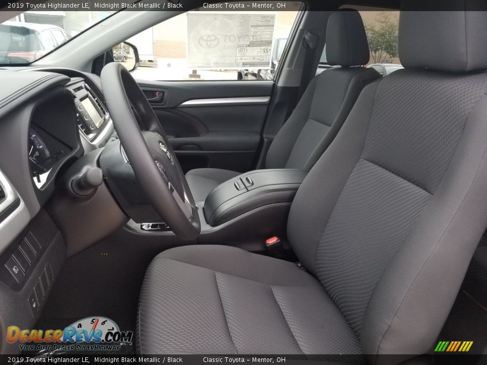 Front Seat of 2019 Toyota Highlander LE Photo #3