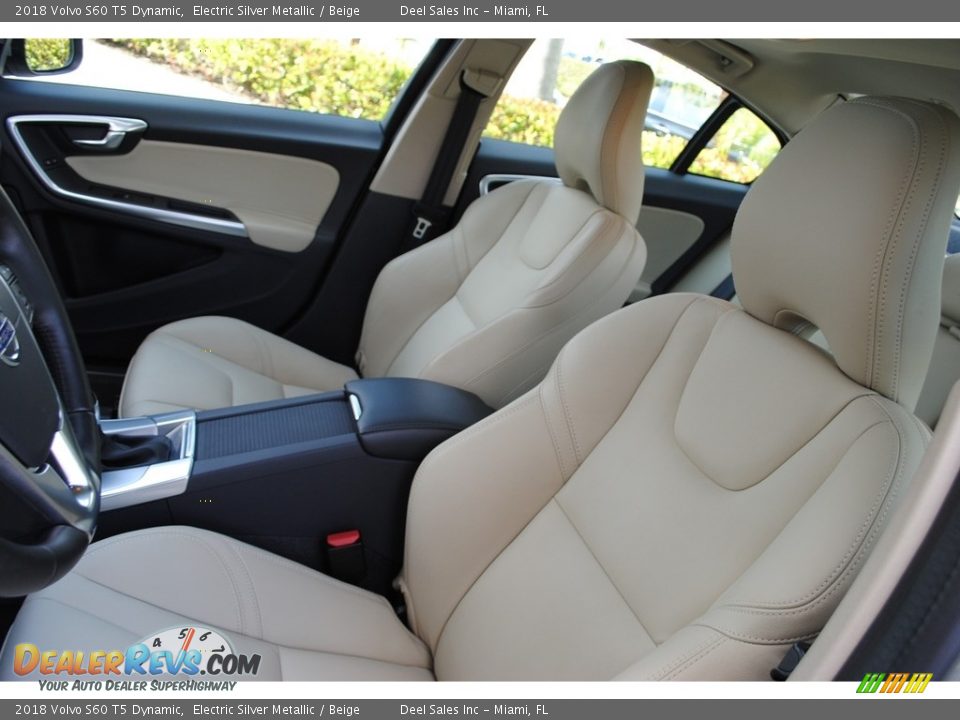 Front Seat of 2018 Volvo S60 T5 Dynamic Photo #15