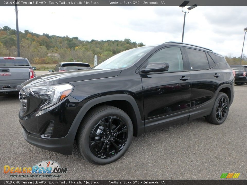 Front 3/4 View of 2019 GMC Terrain SLE AWD Photo #1