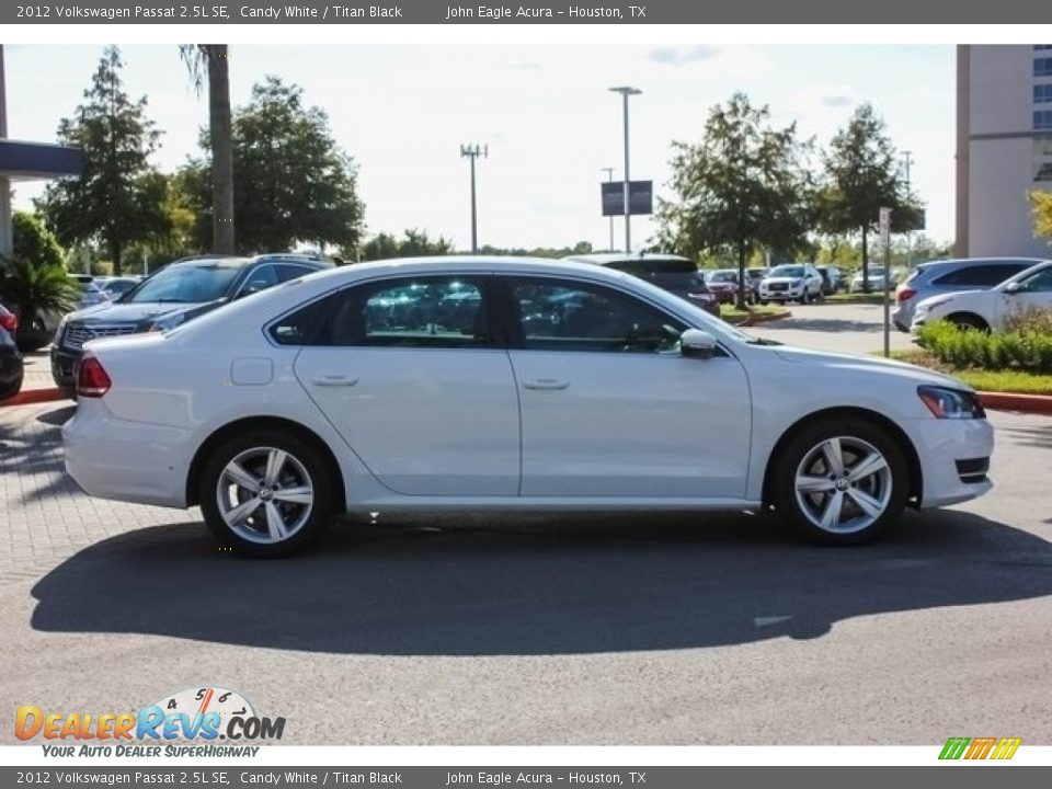 2012 Volkswagen Passat 2.5L SE Candy White / Titan Black Photo #8