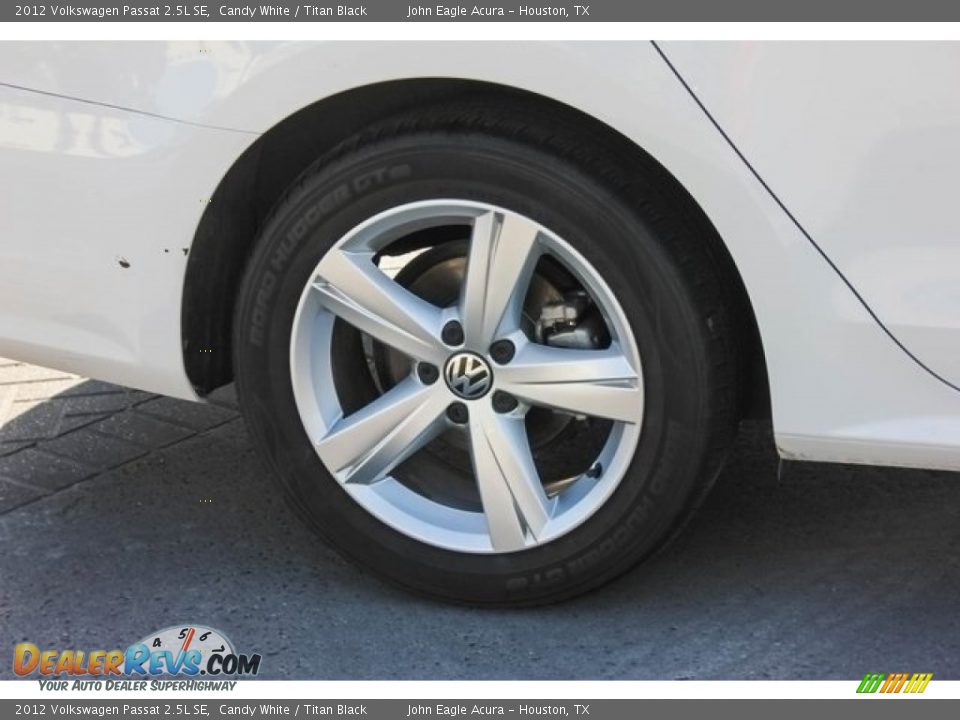 2012 Volkswagen Passat 2.5L SE Candy White / Titan Black Photo #10