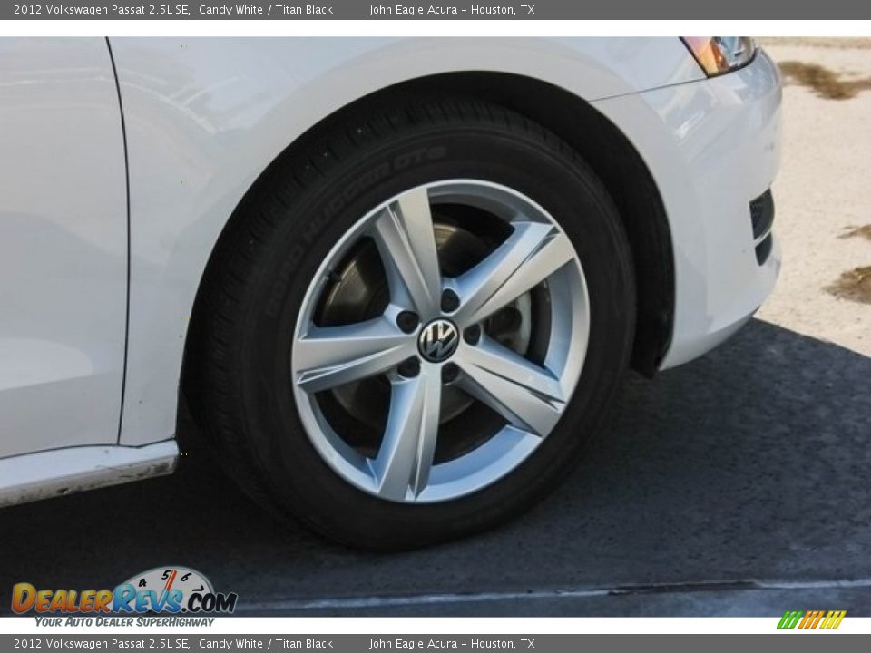 2012 Volkswagen Passat 2.5L SE Candy White / Titan Black Photo #11