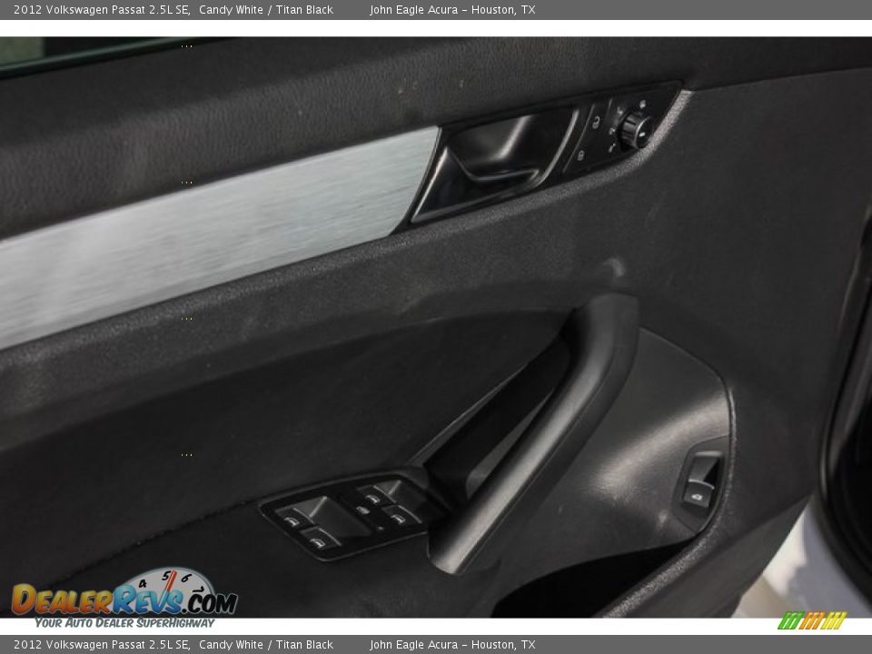 2012 Volkswagen Passat 2.5L SE Candy White / Titan Black Photo #15
