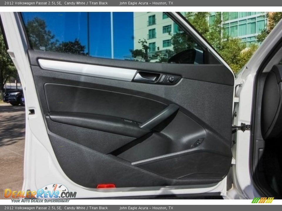 2012 Volkswagen Passat 2.5L SE Candy White / Titan Black Photo #18