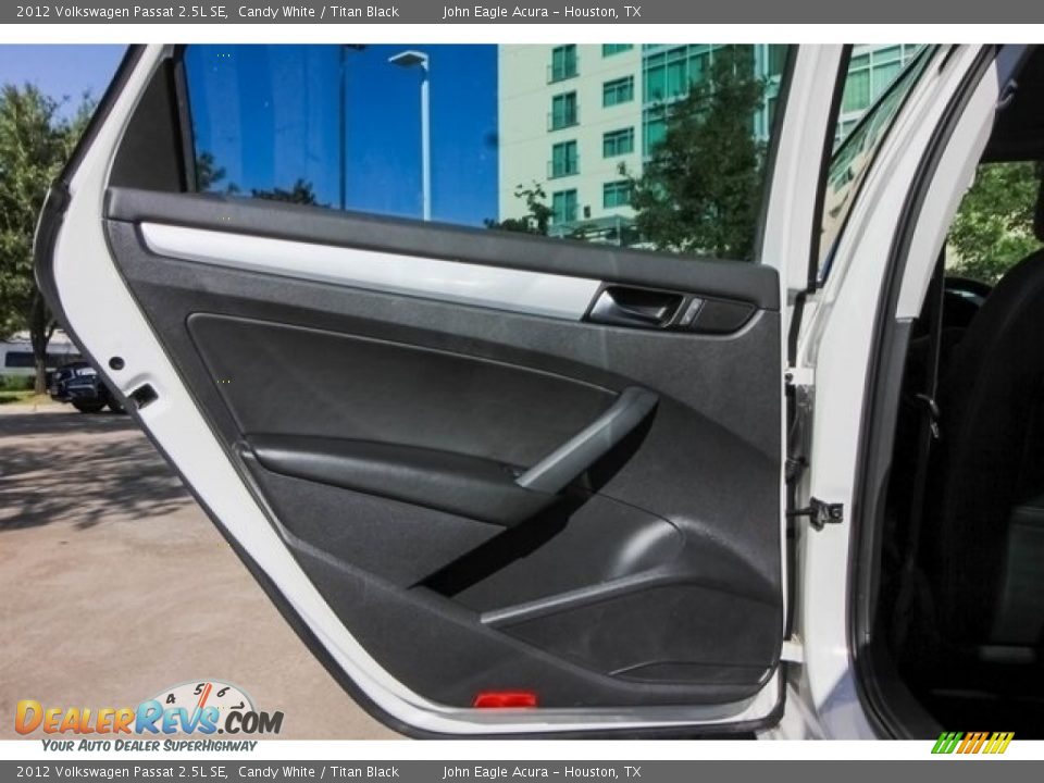 2012 Volkswagen Passat 2.5L SE Candy White / Titan Black Photo #20