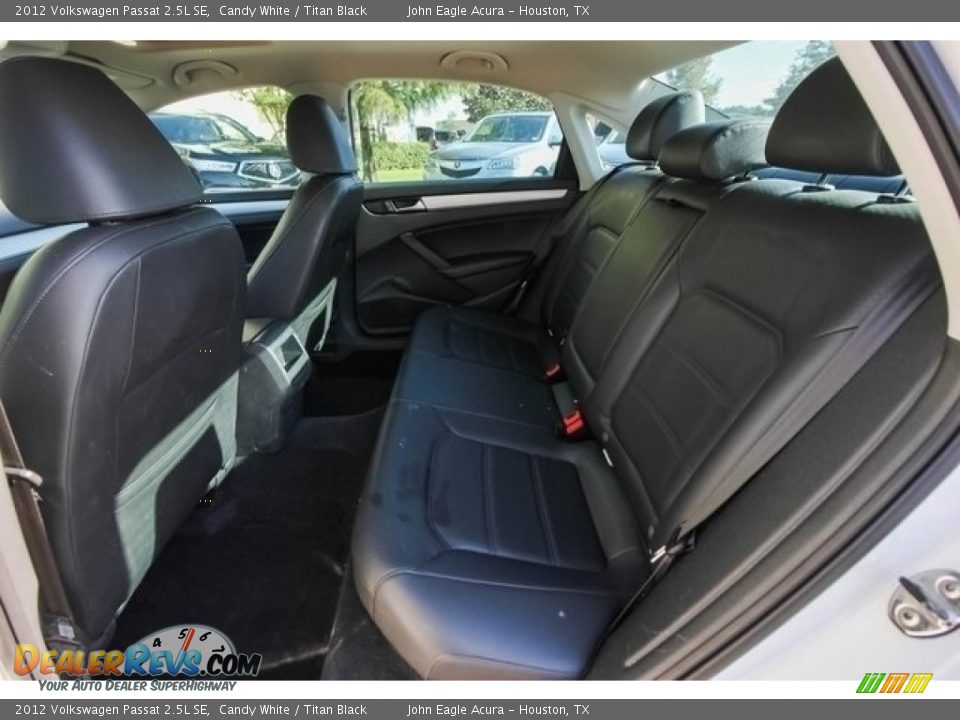 2012 Volkswagen Passat 2.5L SE Candy White / Titan Black Photo #21