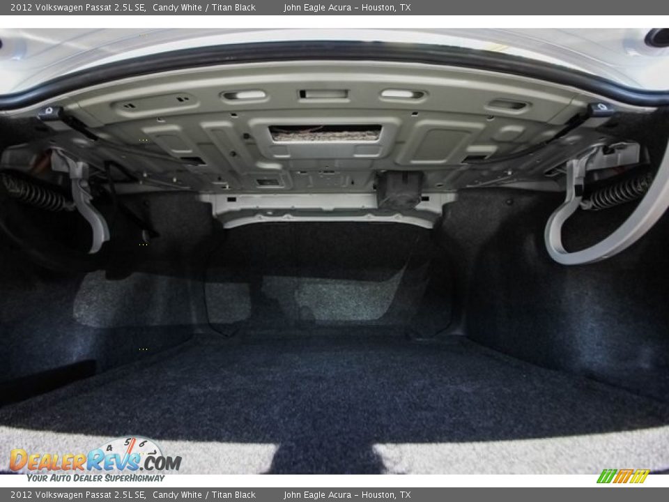 2012 Volkswagen Passat 2.5L SE Candy White / Titan Black Photo #22