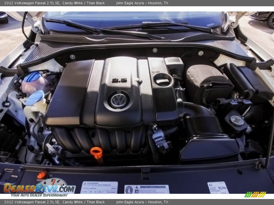2012 Volkswagen Passat 2.5L SE Candy White / Titan Black Photo #27