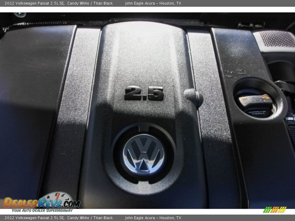 2012 Volkswagen Passat 2.5L SE Candy White / Titan Black Photo #28