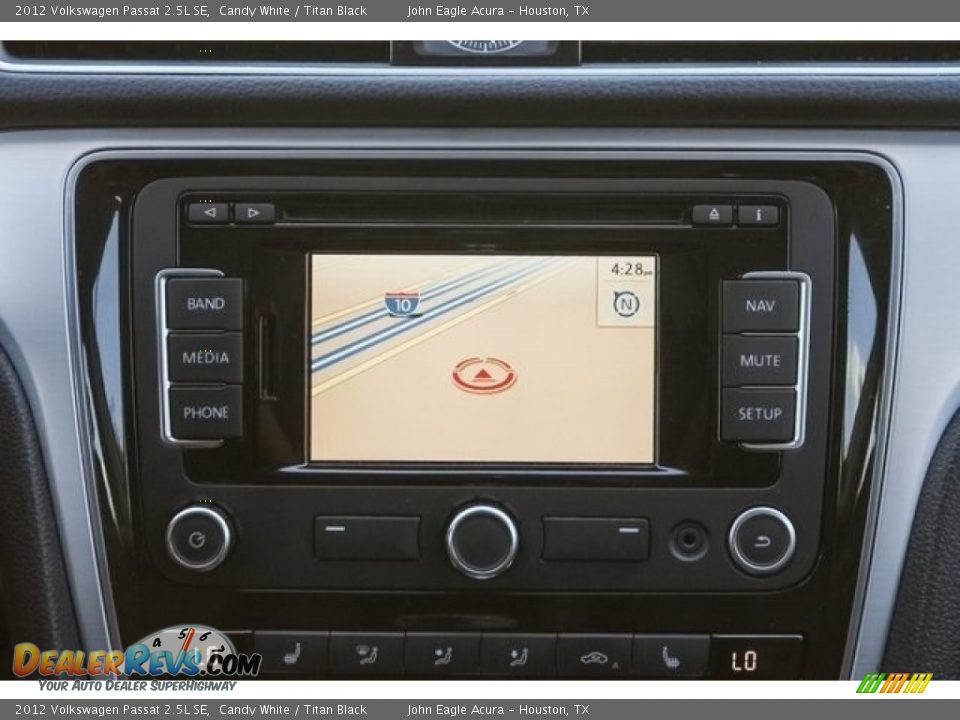 2012 Volkswagen Passat 2.5L SE Candy White / Titan Black Photo #30