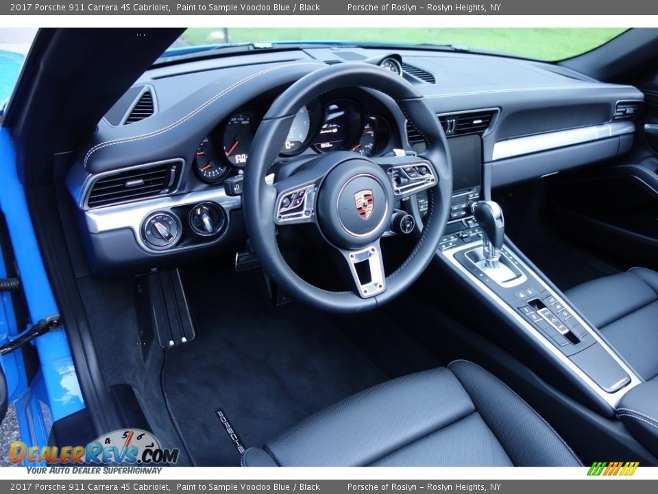 Dashboard of 2017 Porsche 911 Carrera 4S Cabriolet Photo #17