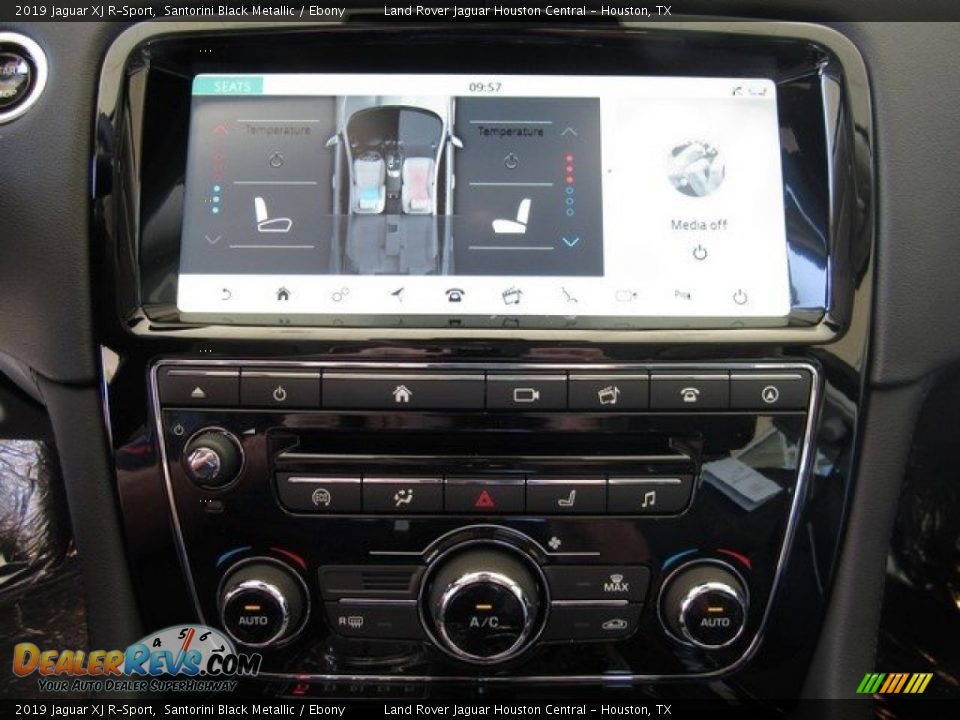 Controls of 2019 Jaguar XJ R-Sport Photo #34