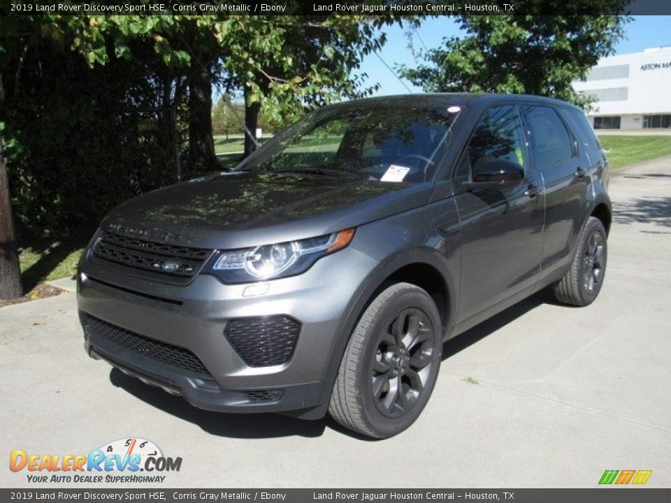 Front 3/4 View of 2019 Land Rover Discovery Sport HSE Photo #10