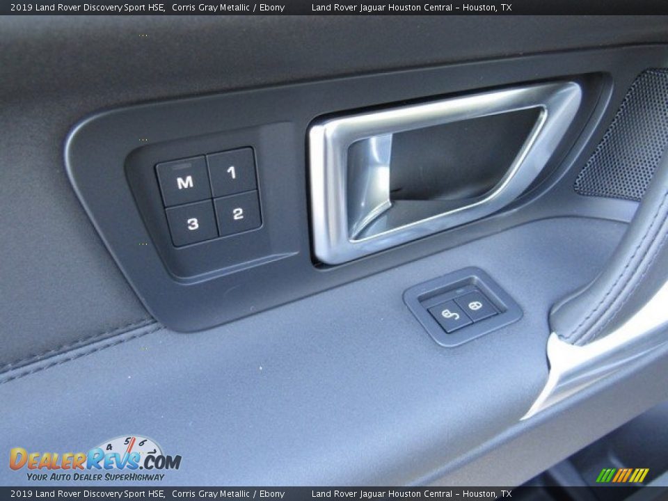 Controls of 2019 Land Rover Discovery Sport HSE Photo #25