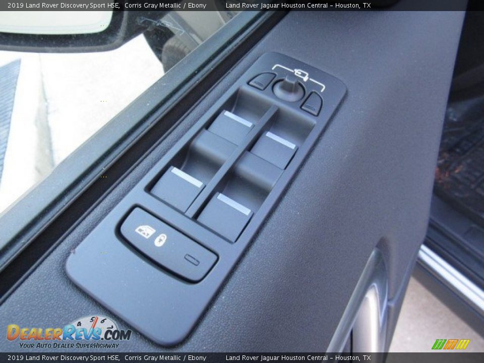 Controls of 2019 Land Rover Discovery Sport HSE Photo #26