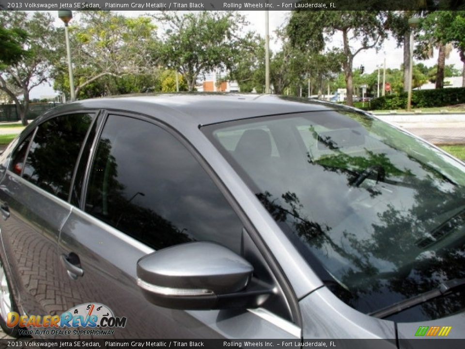 2013 Volkswagen Jetta SE Sedan Platinum Gray Metallic / Titan Black Photo #17