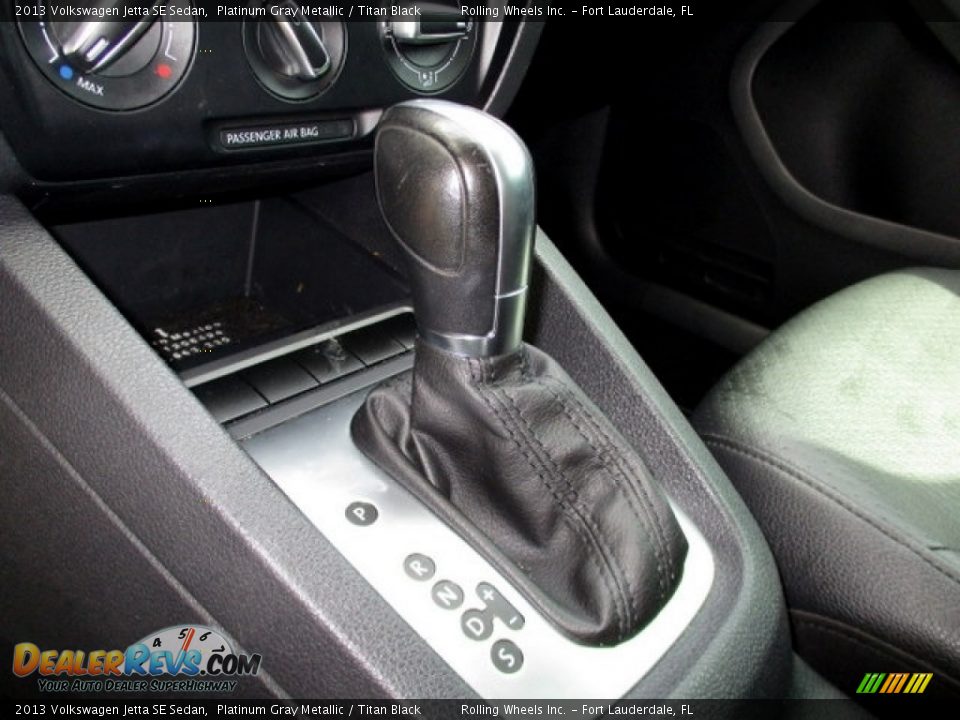 2013 Volkswagen Jetta SE Sedan Platinum Gray Metallic / Titan Black Photo #20
