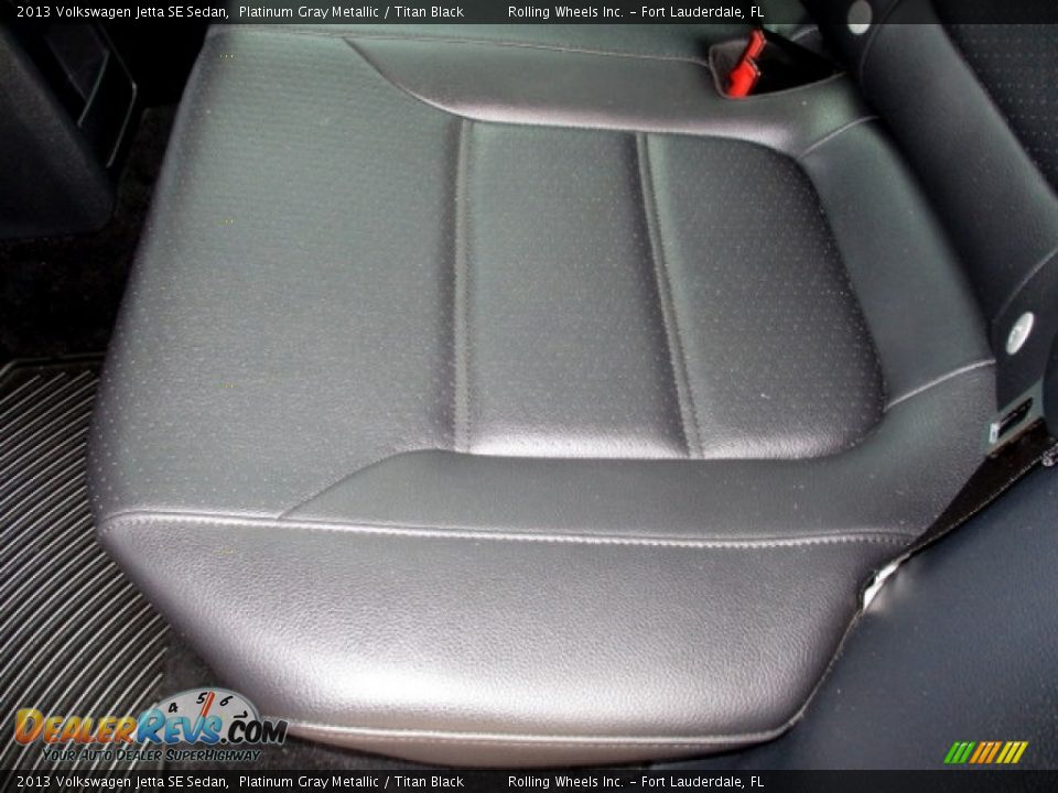 2013 Volkswagen Jetta SE Sedan Platinum Gray Metallic / Titan Black Photo #32