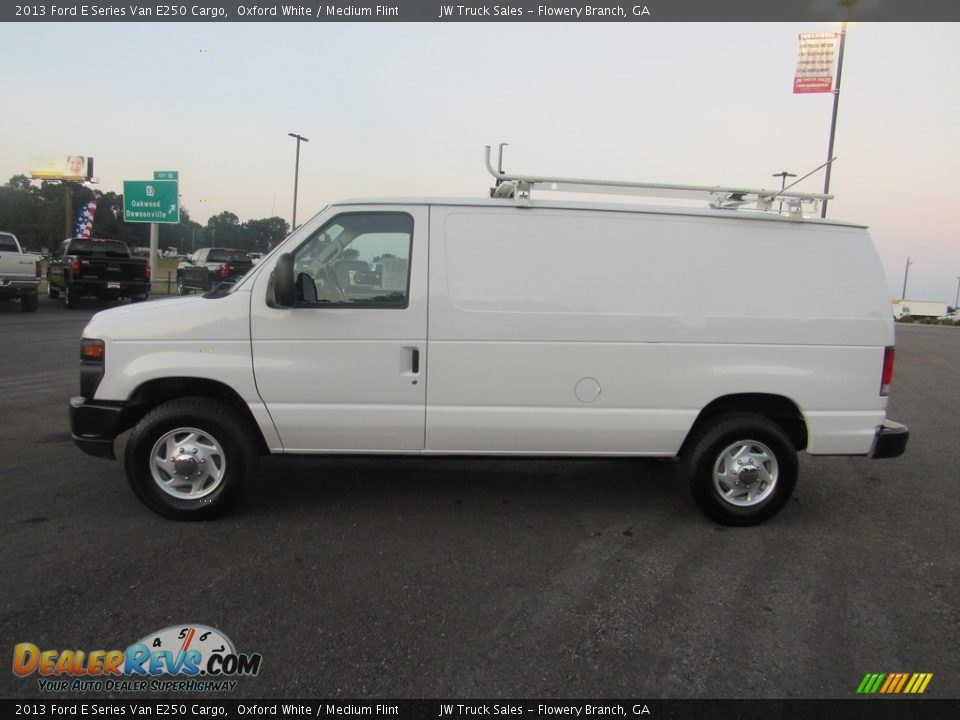 2013 Ford E Series Van E250 Cargo Oxford White / Medium Flint Photo #2