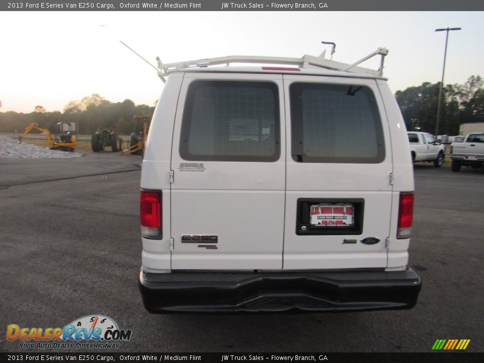 2013 Ford E Series Van E250 Cargo Oxford White / Medium Flint Photo #4