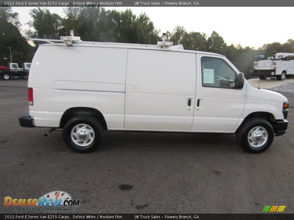 2013 Ford E Series Van E250 Cargo Oxford White / Medium Flint Photo #6