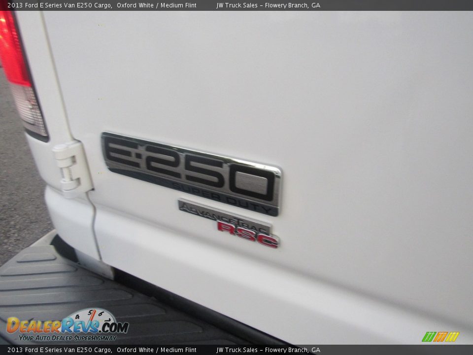 2013 Ford E Series Van E250 Cargo Oxford White / Medium Flint Photo #10
