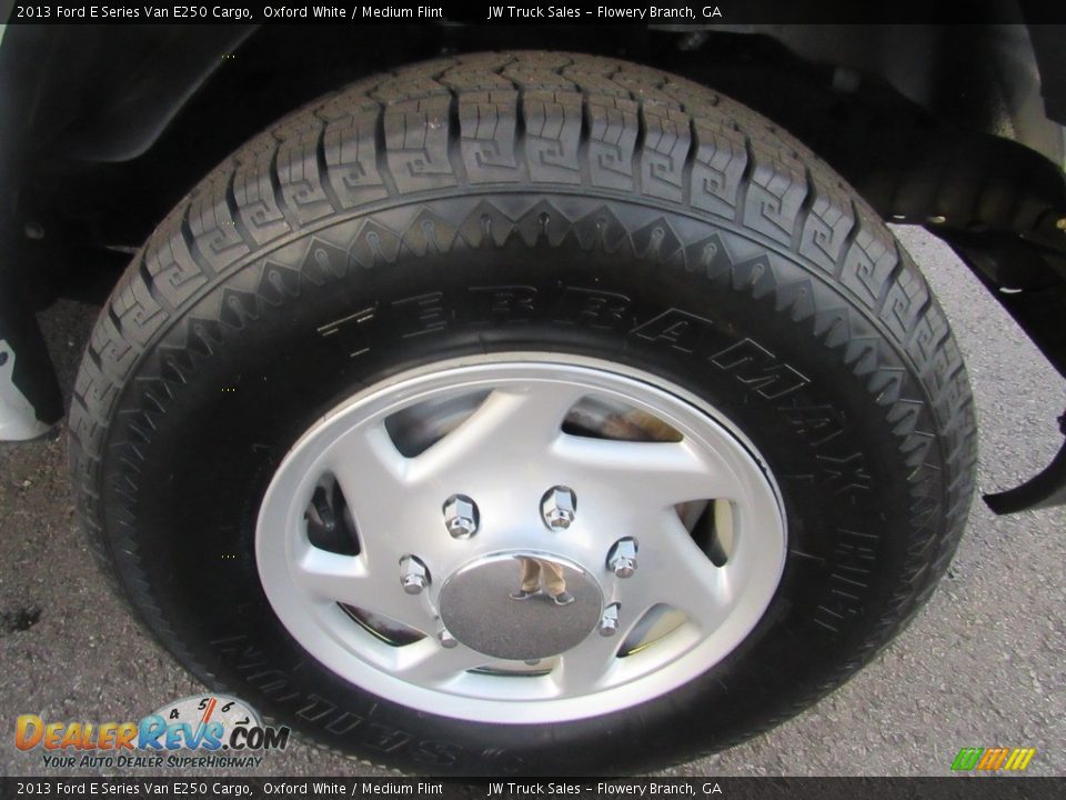 2013 Ford E Series Van E250 Cargo Oxford White / Medium Flint Photo #34