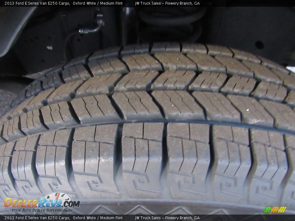 2013 Ford E Series Van E250 Cargo Oxford White / Medium Flint Photo #35