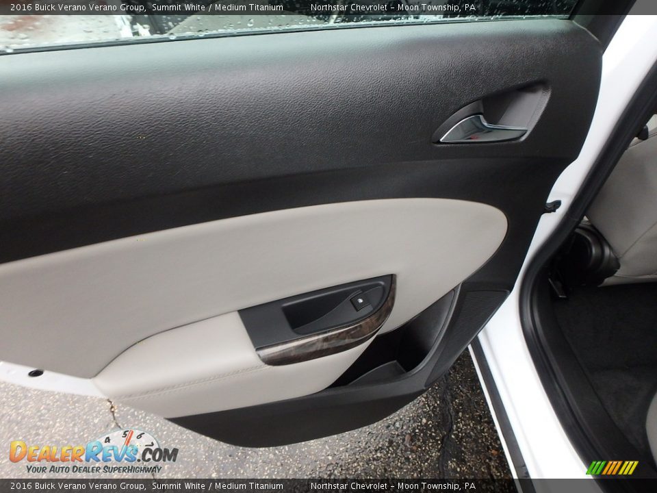 2016 Buick Verano Verano Group Summit White / Medium Titanium Photo #22