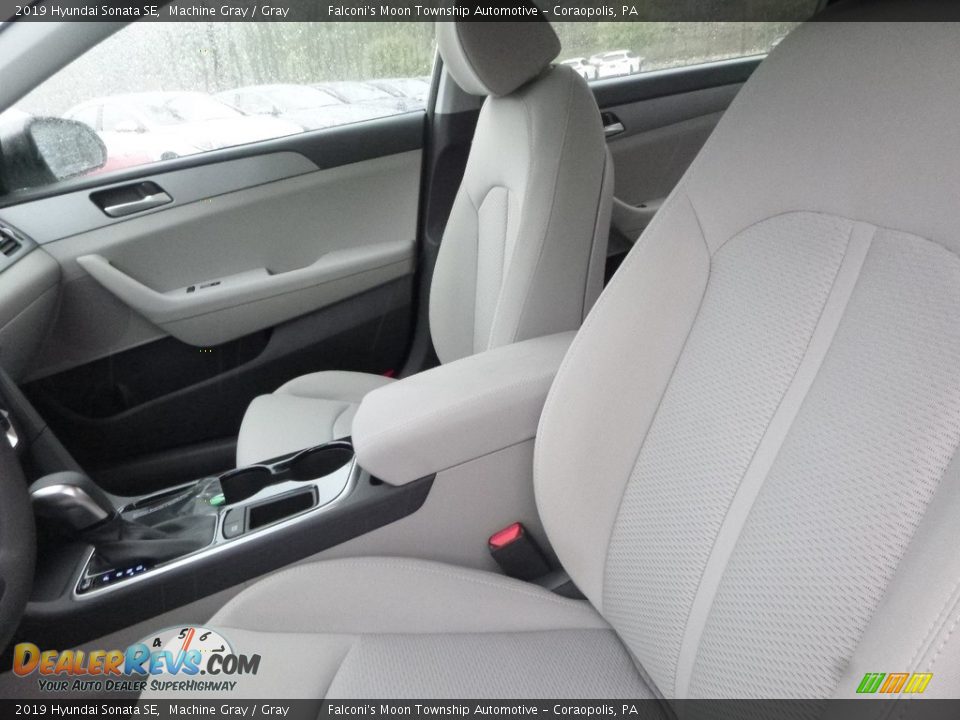 Front Seat of 2019 Hyundai Sonata SE Photo #12