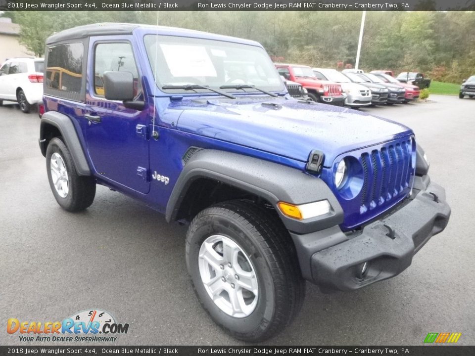 Front 3/4 View of 2018 Jeep Wrangler Sport 4x4 Photo #7