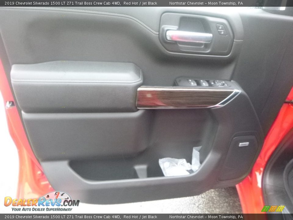 2019 Chevrolet Silverado 1500 LT Z71 Trail Boss Crew Cab 4WD Red Hot / Jet Black Photo #14