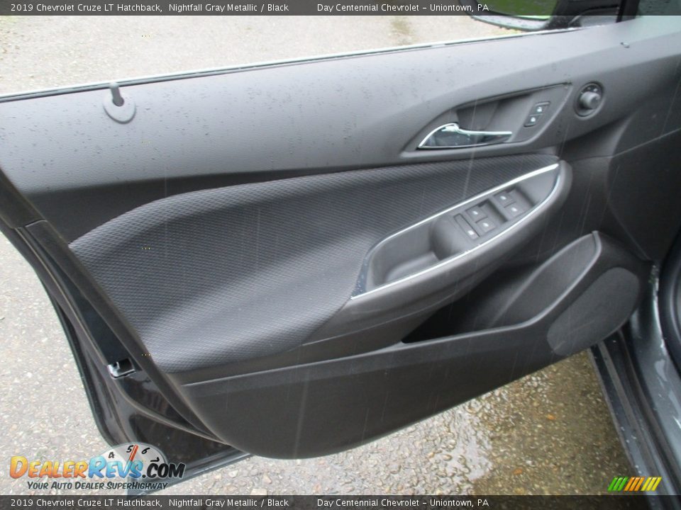 Door Panel of 2019 Chevrolet Cruze LT Hatchback Photo #6
