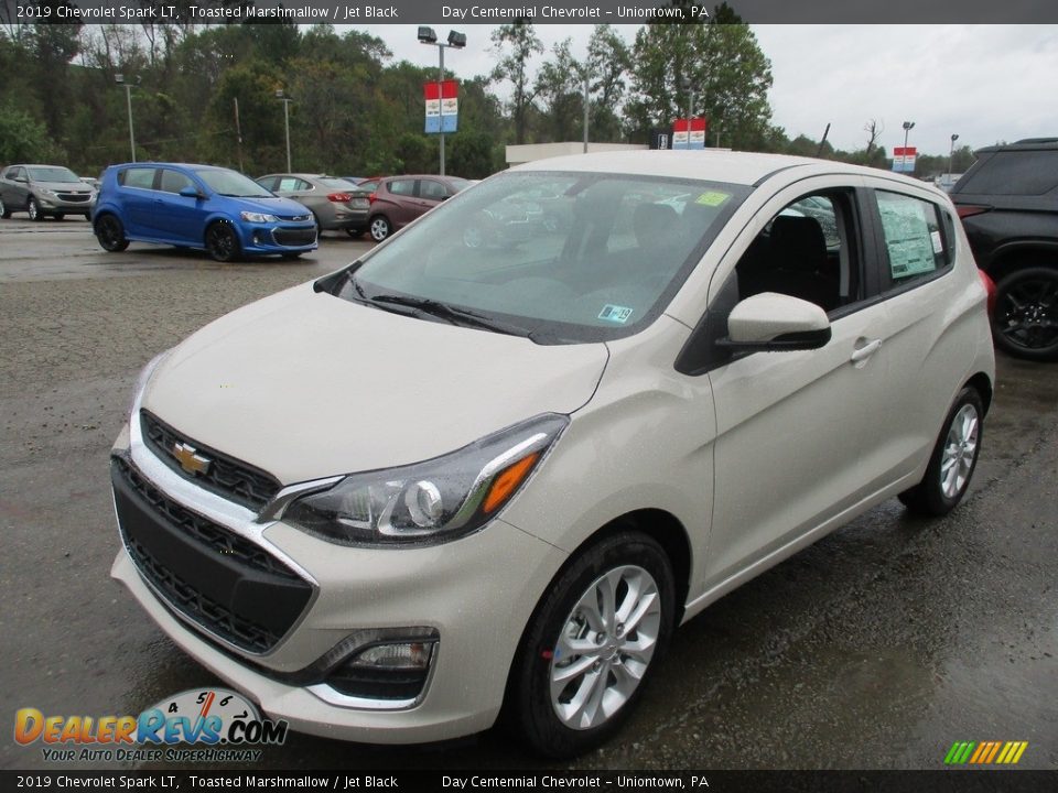 Front 3/4 View of 2019 Chevrolet Spark LT Photo #5