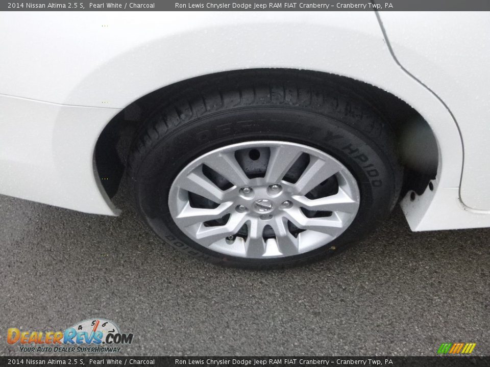 2014 Nissan Altima 2.5 S Pearl White / Charcoal Photo #9