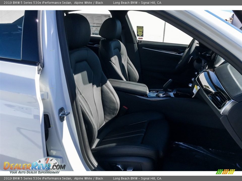 2019 BMW 5 Series 530e iPerformance Sedan Alpine White / Black Photo #5