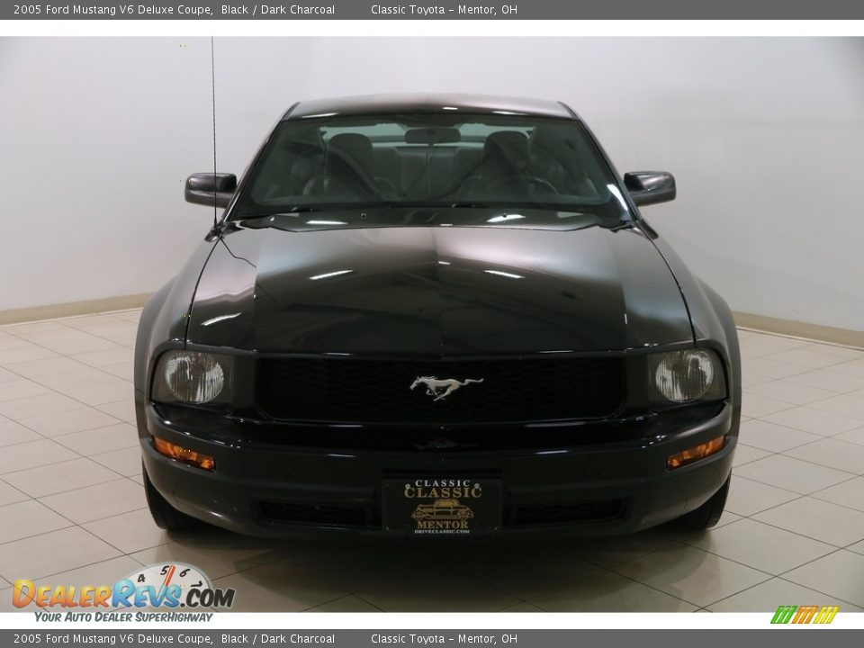 2005 Ford Mustang V6 Deluxe Coupe Black / Dark Charcoal Photo #2