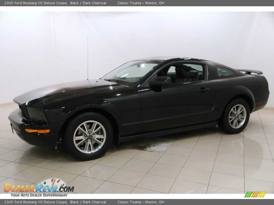 2005 Ford Mustang V6 Deluxe Coupe Black / Dark Charcoal Photo #3