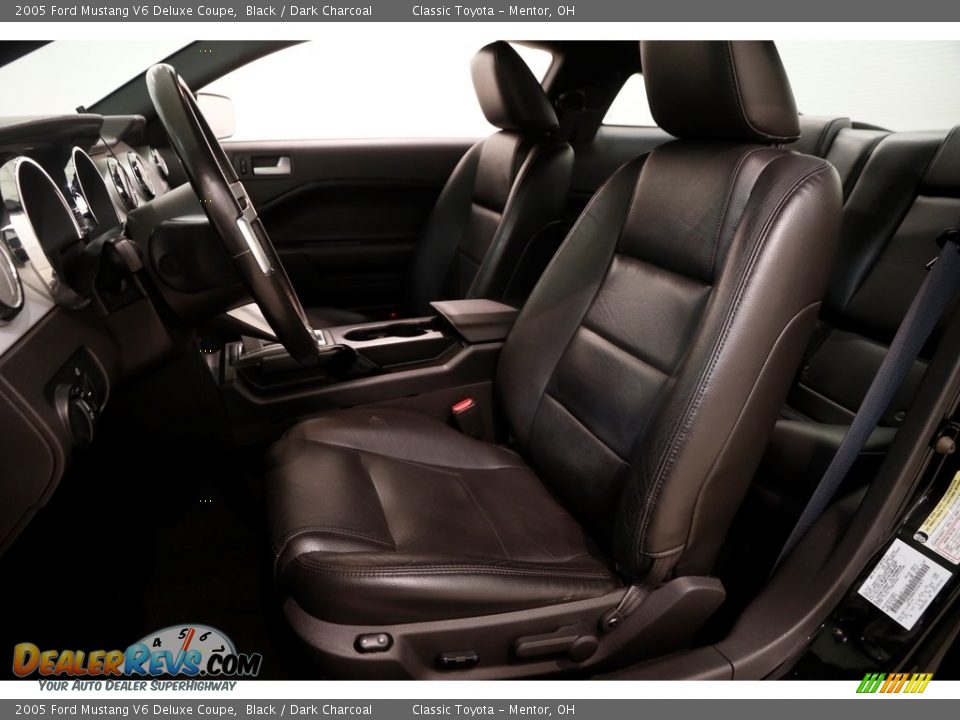 2005 Ford Mustang V6 Deluxe Coupe Black / Dark Charcoal Photo #5