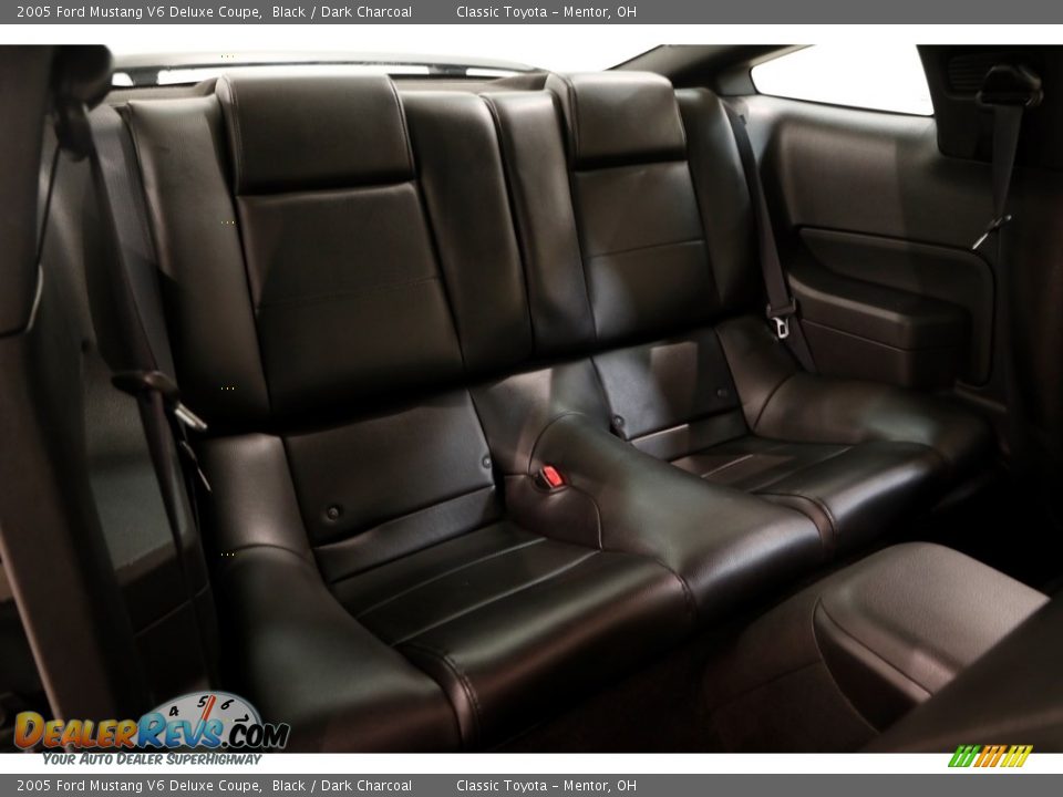 2005 Ford Mustang V6 Deluxe Coupe Black / Dark Charcoal Photo #15