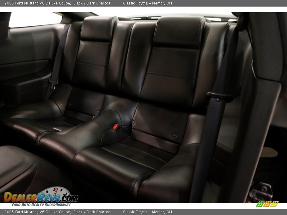 2005 Ford Mustang V6 Deluxe Coupe Black / Dark Charcoal Photo #16