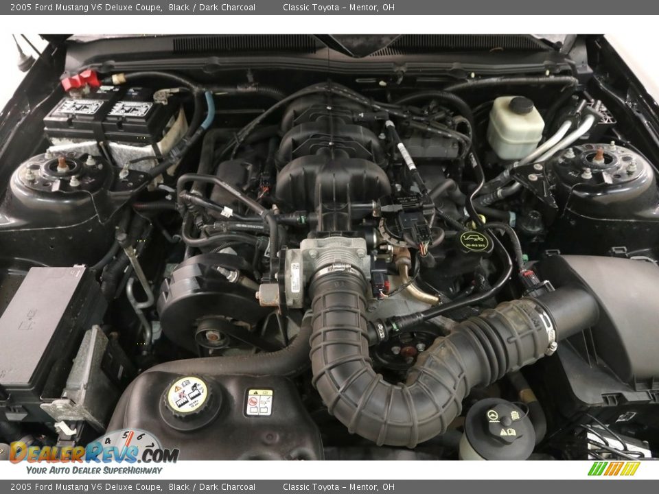 2005 Ford Mustang V6 Deluxe Coupe Black / Dark Charcoal Photo #18