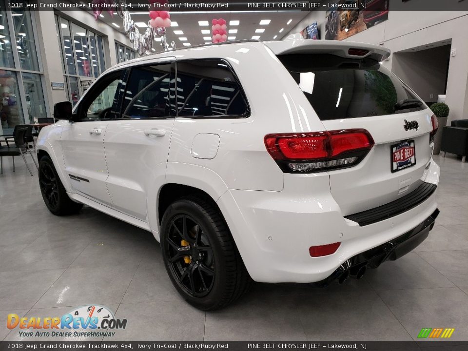 2018 Jeep Grand Cherokee Trackhawk 4x4 Ivory Tri-Coat / Black/Ruby Red Photo #4