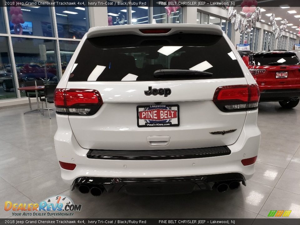 2018 Jeep Grand Cherokee Trackhawk 4x4 Ivory Tri-Coat / Black/Ruby Red Photo #5