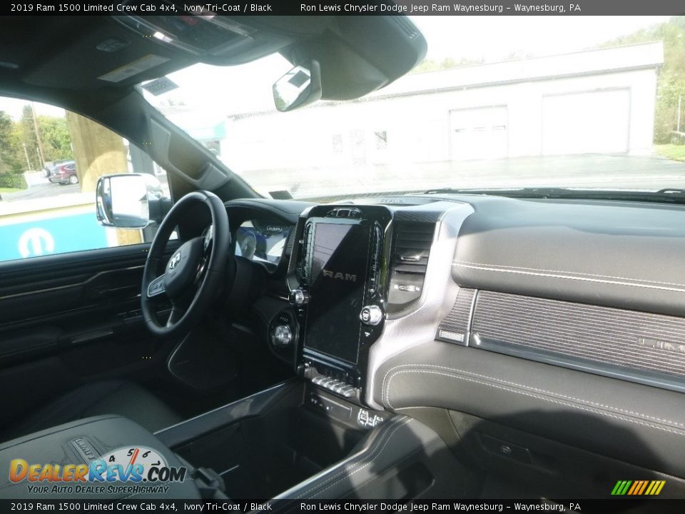 2019 Ram 1500 Limited Crew Cab 4x4 Ivory Tri–Coat / Black Photo #5
