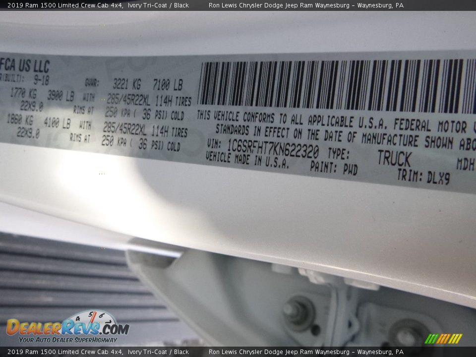 2019 Ram 1500 Limited Crew Cab 4x4 Ivory Tri–Coat / Black Photo #12