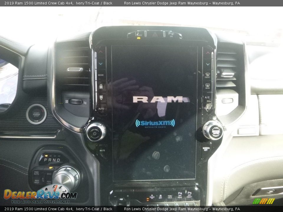 2019 Ram 1500 Limited Crew Cab 4x4 Ivory Tri–Coat / Black Photo #13