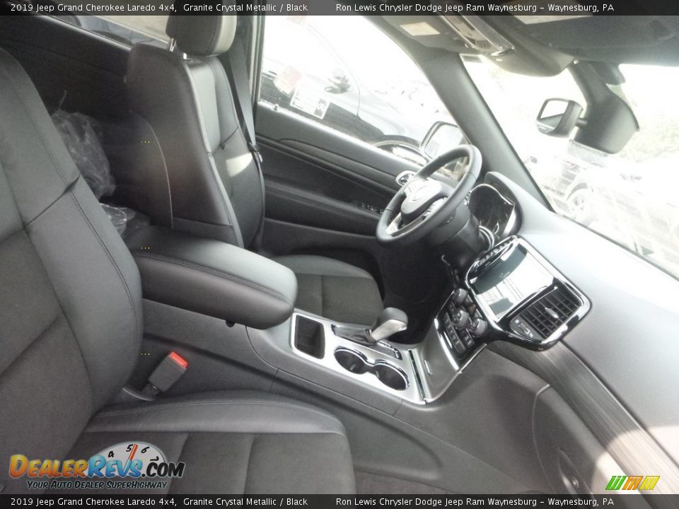 2019 Jeep Grand Cherokee Laredo 4x4 Granite Crystal Metallic / Black Photo #9
